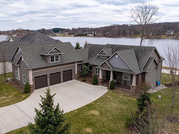 2nd image of 1275 Queensway Dr