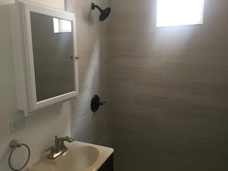 2415 S Ridgeley Dr — Photo 18