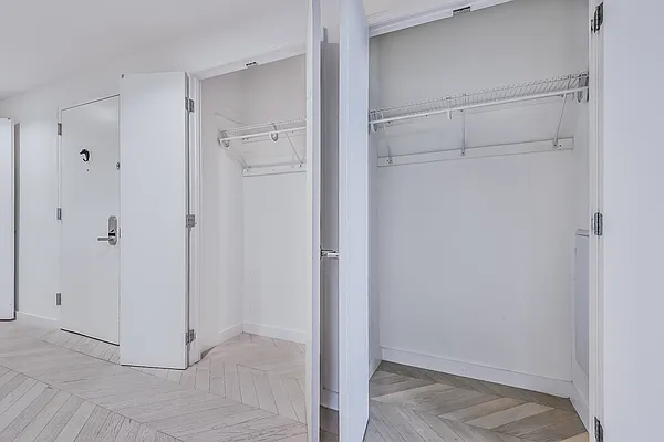 Rented by Nooklyn NYC LLC | media 18