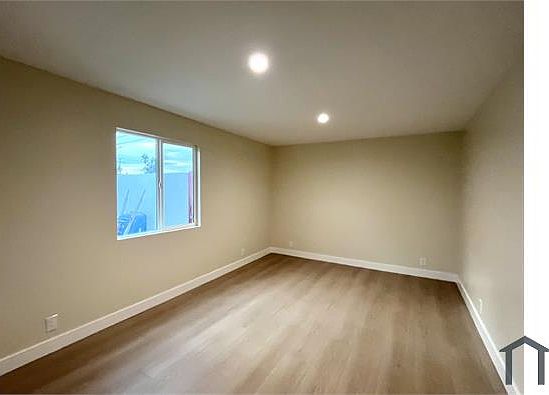 1st image of 2718 W 70th St