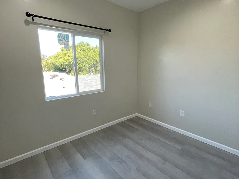 940 S 40th St — Photo 18