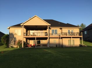 9710 Hollow Tree Dr, Lincoln, NE 68512