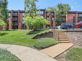 572 Coeur De Royale Dr APT 303, Saint Louis, MO