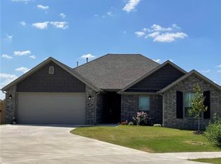 315 S Coventry Ave, Farmington, AR 72730