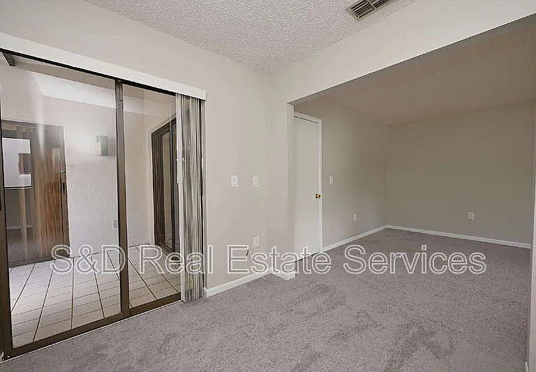 1808 Village Ct — Photo 28