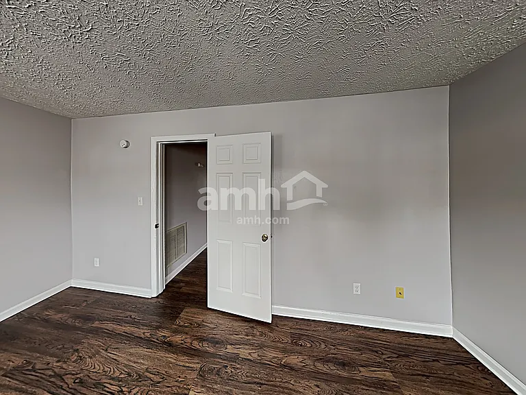8260 McGuire Dr — Photo 10