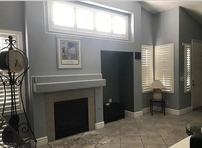 196 Spring Hollow Dr — Photo 4