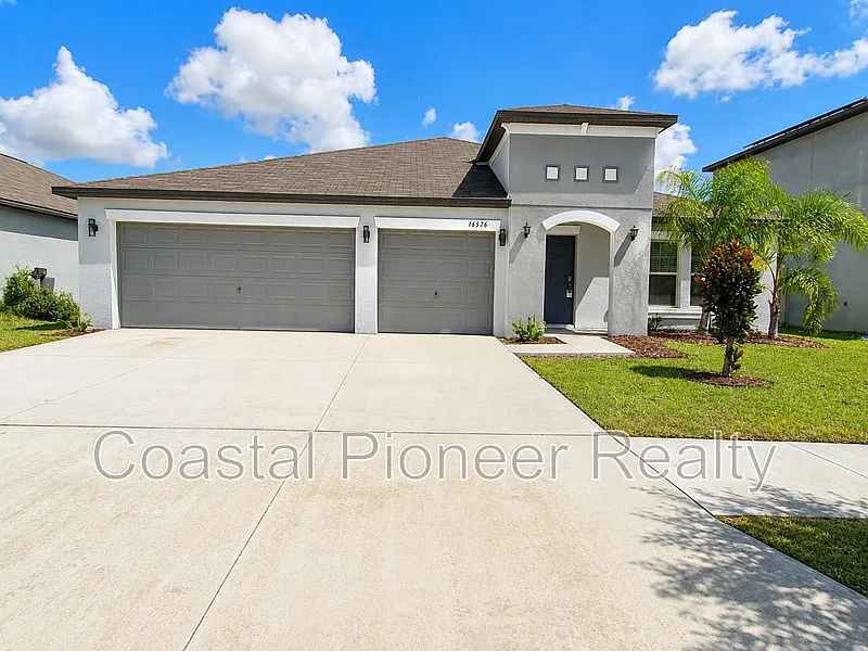 4 bed, 2.0 bath, 2270 sqft, $2,850 — Photo 1