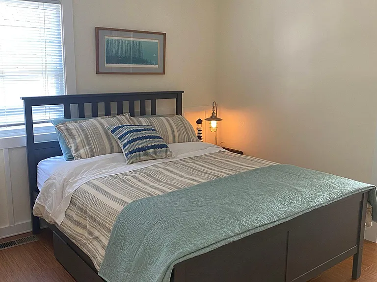 Blue bedroom (Queen)
