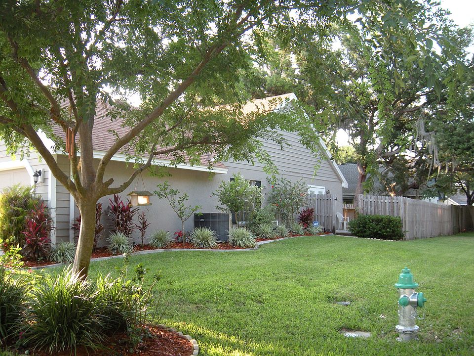 2nd image of 826 Calle 2