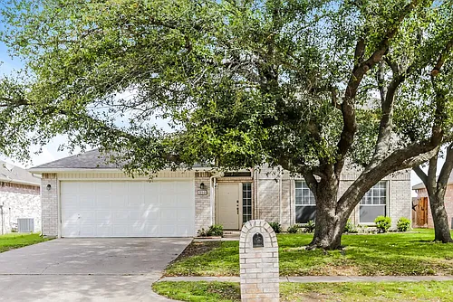 950 Silver Streak Dr Photo 1