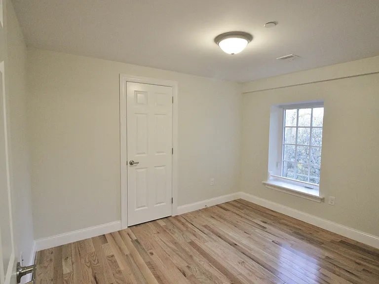 32 Pine St #3 — Photo 10