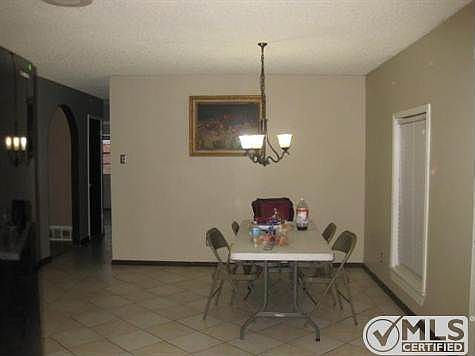 5th image of 2318 Royal Dr