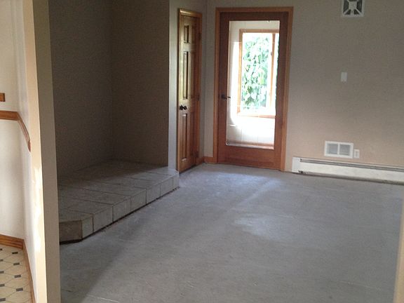 Living room 16' x 26'