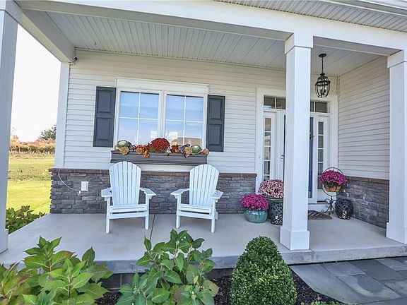 2nd image of 1382 Ashwood Ln