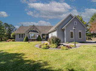 W349S9025 Nesting Ct, Eagle, WI 53119
