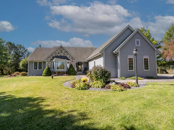 W349S9025 Nesting COURT, Eagle, WI 53119