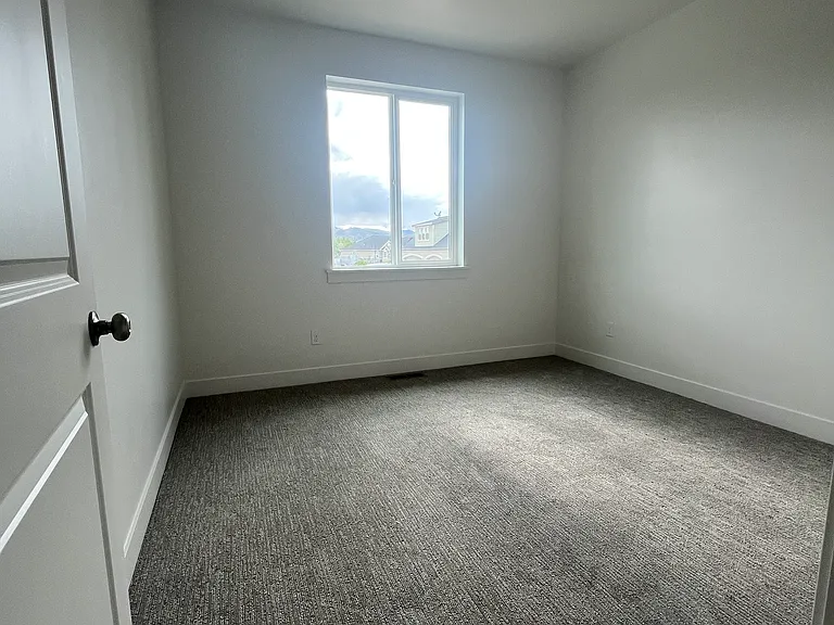993 N 500 W — Photo 8