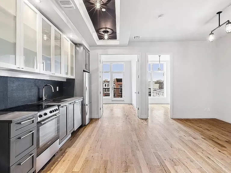 785 Dekalb Ave #4L — Photo 3