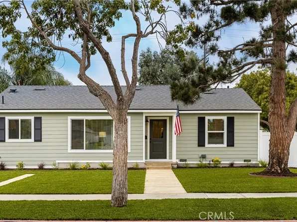 2069 N Greenbrier Rd, Long Beach, CA 90815