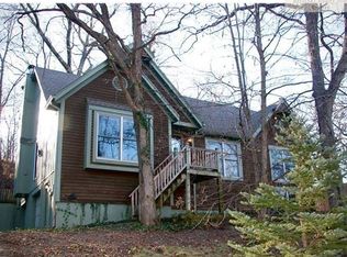 8708 Redbud Ln, Lenexa, KS 66220