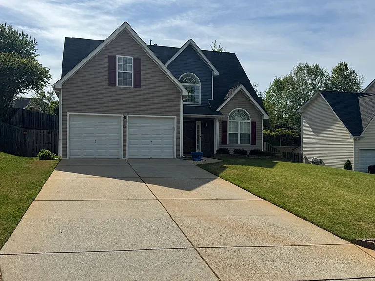 136 Madelia Pl — Photo 2