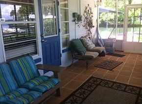 3rd image of 1046 N Circle Dr
