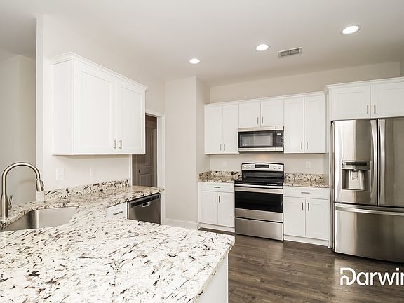 3rd image of 318 Hood Park Dr