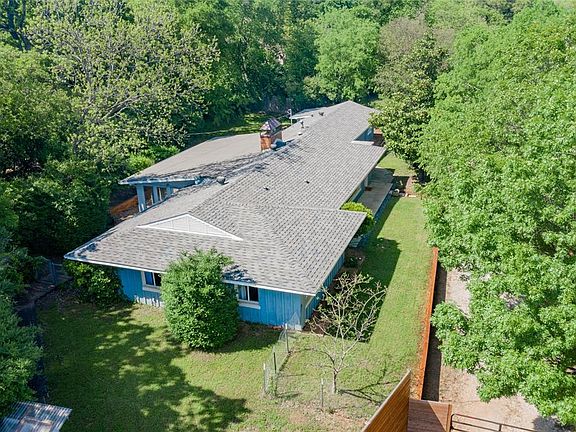 3rd image of 621 E University Dr