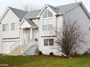 1008 Shawnee Ct, Harvard, IL 60033