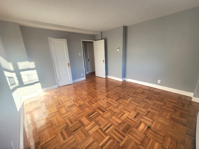 192-45 71st Cres #3A — Photo 16