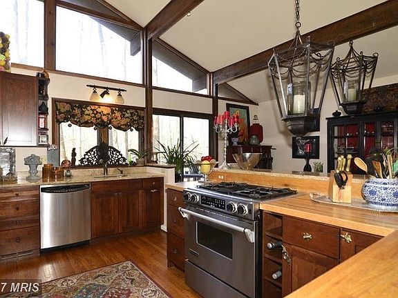 2nd image of 10864 Wolfe Hill Ln
