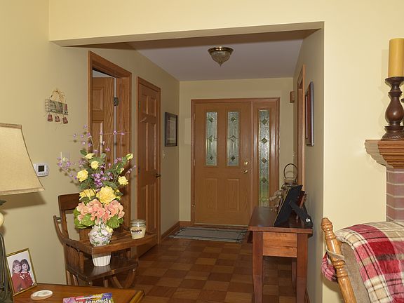 4th image of 121 E 2nd St #Stw1-p3