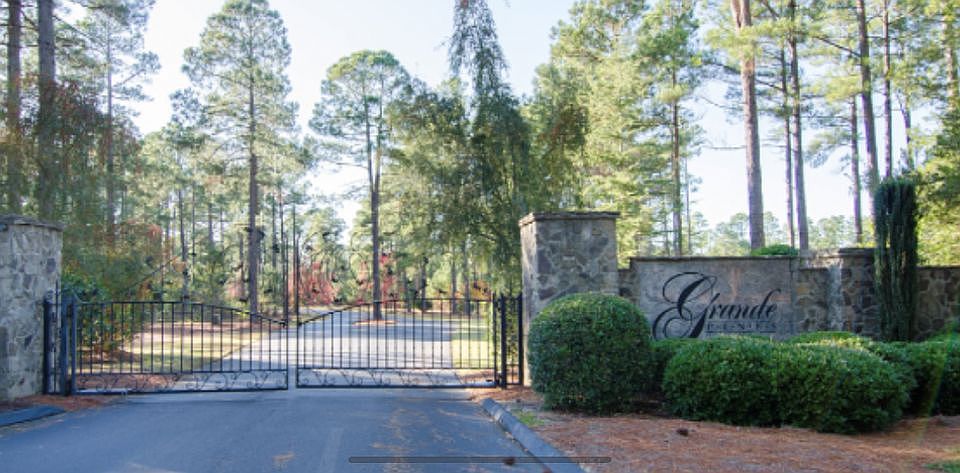 1st image of 163 Grande Pines Vis