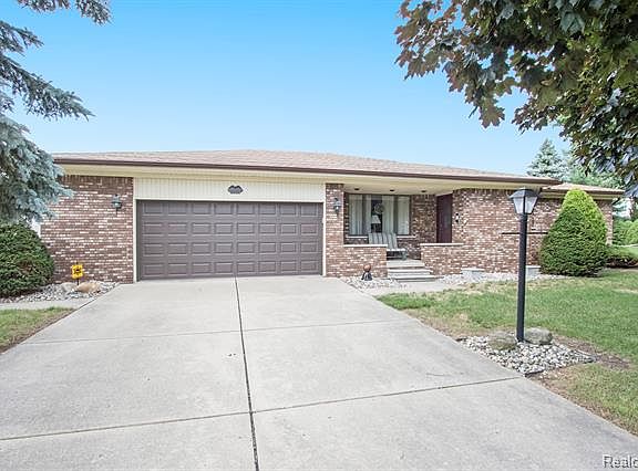 3rd image of 49965 Saint Delaure Dr