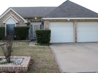 816 Voltamp Dr, Fort Worth, TX 76108