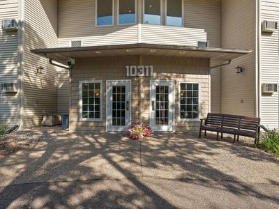 10311 Cedar Lake Rd APT 101, Minnetonka, MN, 55305