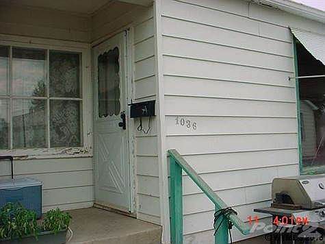 2nd image of 1034 Lyle Ave