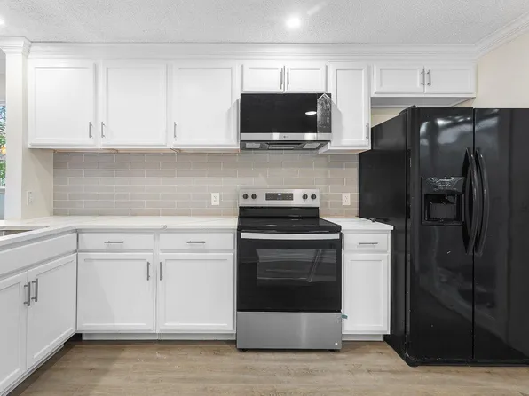 431 S Chillingworth Drive, West Palm Beach, FL 33409