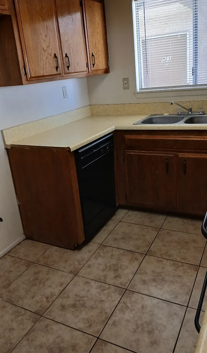 1 bed, 800 sqft, $1,350 — Photo 4