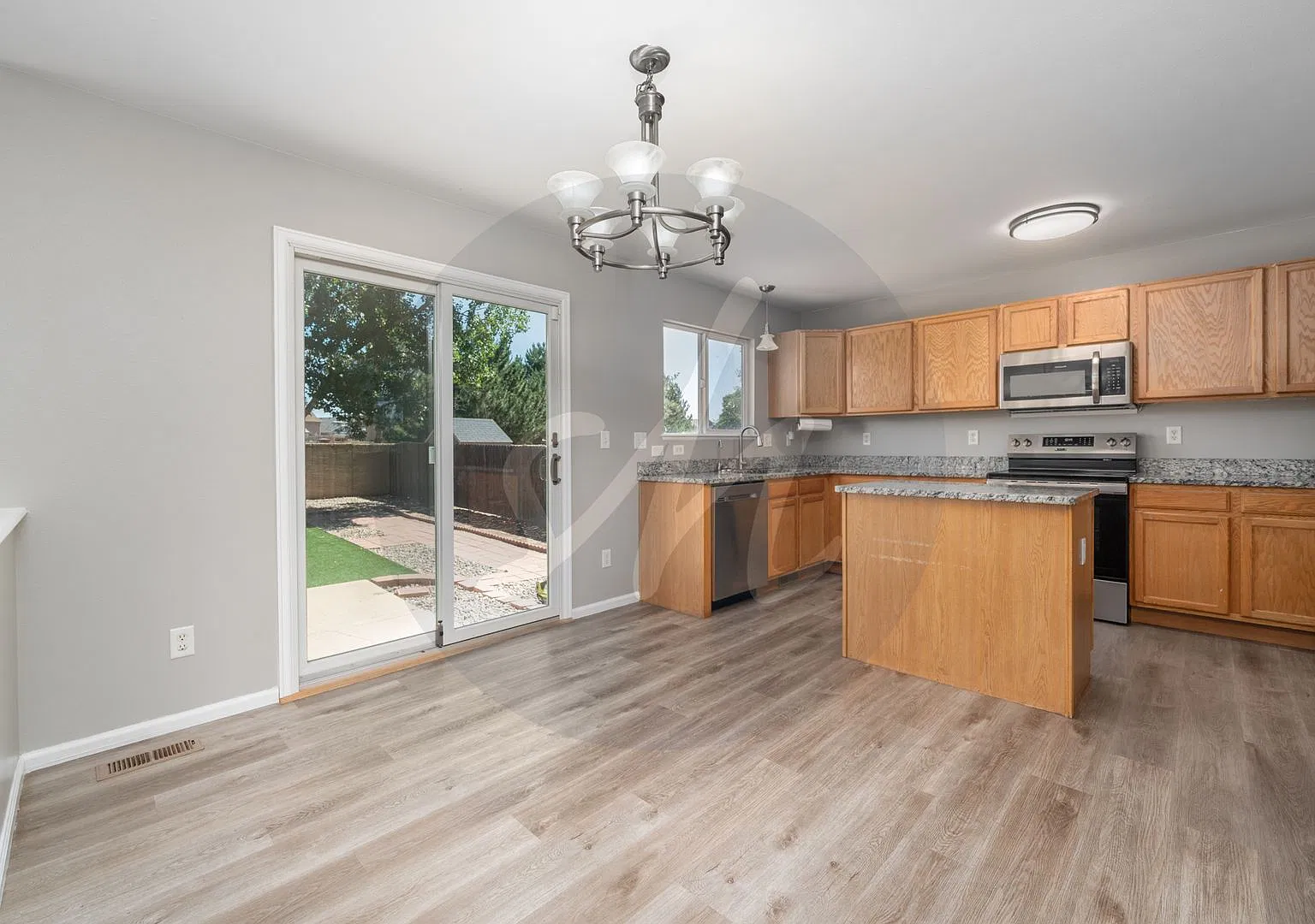 East Side Home with a Large Back Yard! — Photo 4