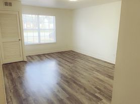 Parkway Place Apartments