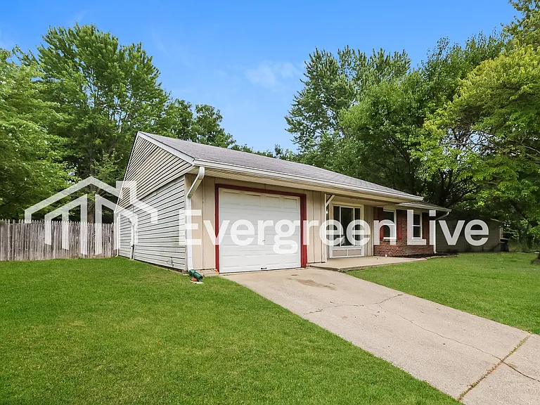 5717 Winship Dr — Photo 2