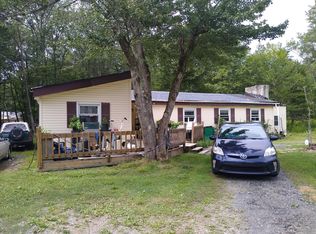1192 Hunter Dr, Tobyhanna, PA