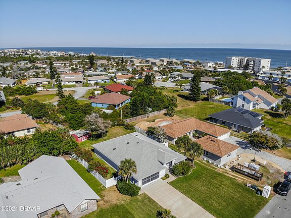 2nd image of 119 Mariners Dr