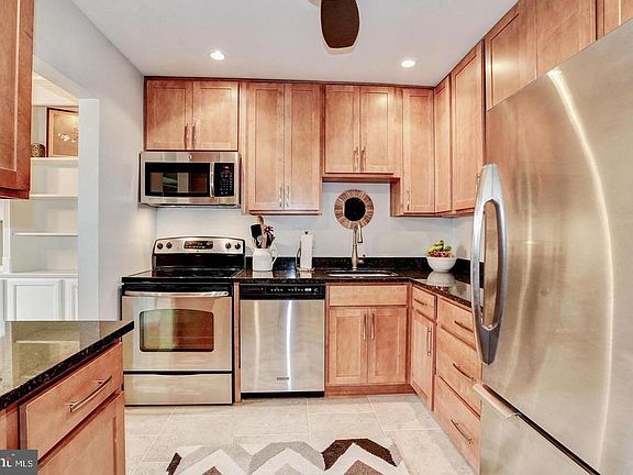 4th image of 9702 Kingsbridge Dr APT 202