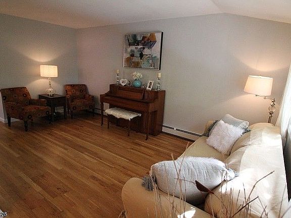 Spacious living room