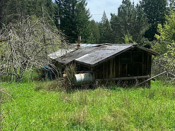 5th image of 23501 Branscomb Rd