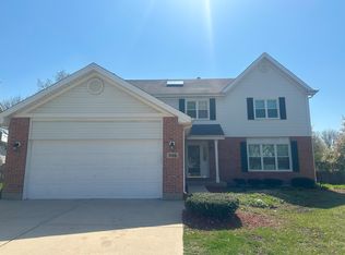 505 Cimarron Dr W, Aurora, IL 60504