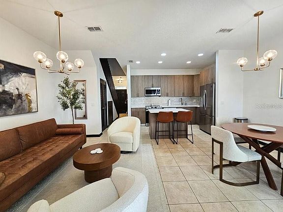 3rd image of 2311 CARAVELLE CIRCLE